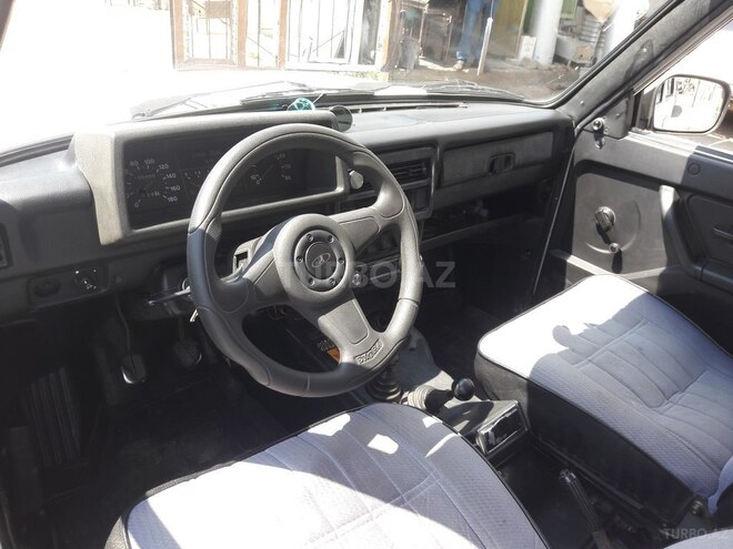LADA (VAZ) Niva 2001, 104,000 km - 1.7 l - Qusar