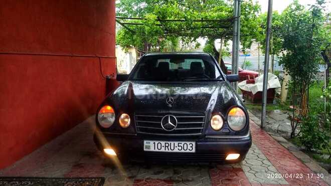 Mercedes E 230 1995, 312,100 km - 2.3 l - Bərdə