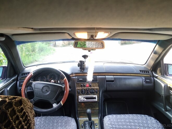 Mercedes E 230 1995, 312,100 km - 2.3 l - Bərdə