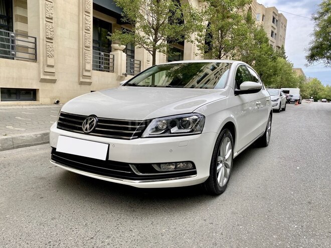 Volkswagen Passat 2014, 123,000 km - 1.8 l - Bakı