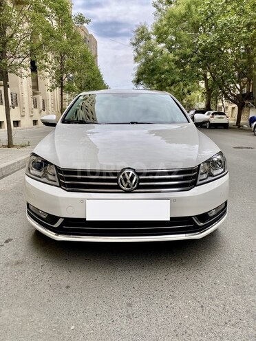 Volkswagen Passat 2014, 123,000 km - 1.8 l - Bakı