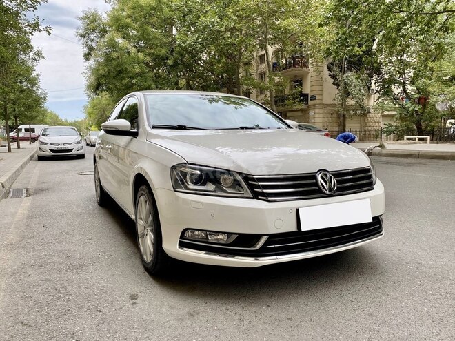 Volkswagen Passat 2014, 123,000 km - 1.8 l - Bakı