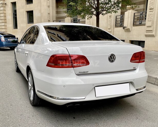 Volkswagen Passat 2014, 123,000 km - 1.8 l - Bakı