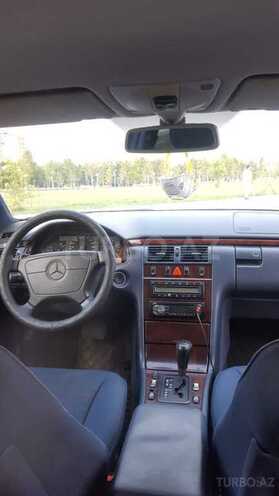 Mercedes E 200 1997, 400,000 km - 2.0 l - Sumqayıt