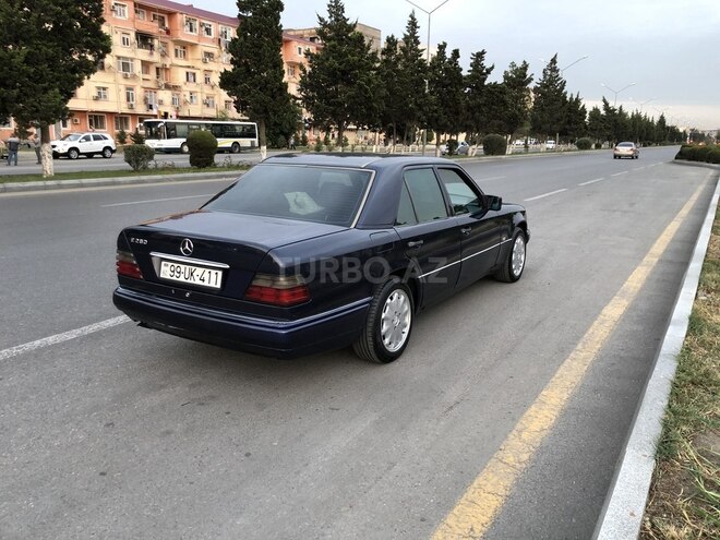 Mercedes E 280 1995, 381,000 km - 2.8 l - Bakı