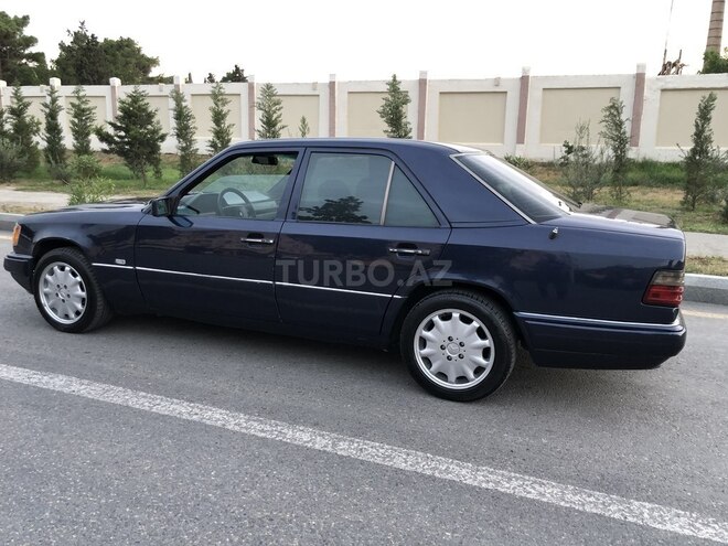 Mercedes E 280 1995, 381,000 km - 2.8 l - Bakı