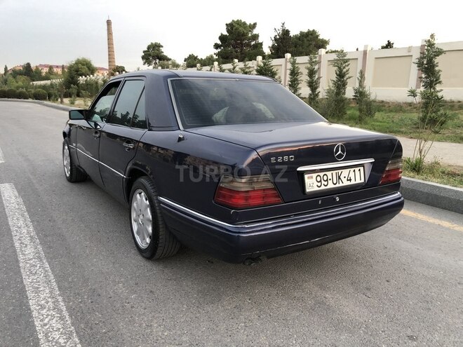 Mercedes E 280 1995, 381,000 km - 2.8 l - Bakı