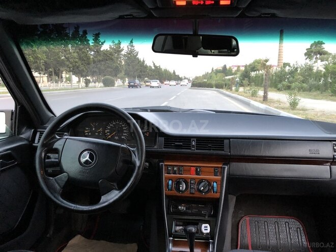 Mercedes E 280 1995, 381,000 km - 2.8 l - Bakı