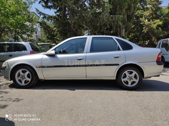 Opel Vectra 1996, 300,000 km - 2.0 l - Bakı