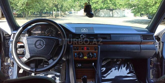 Mercedes E 200 1993, 350,000 km - 2.0 l - Bakı
