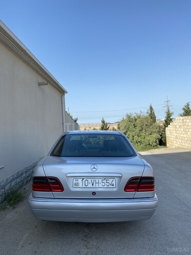 Mercedes E 240 1999, 491,000 km - 2.4 л - Bakı