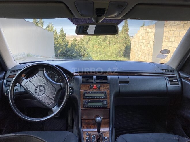 Mercedes E 240 1999, 491,000 km - 2.4 л - Bakı