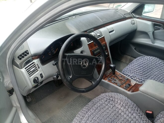 Mercedes E 240 1998, 280,000 km - 2.4 l - Mingəçevir