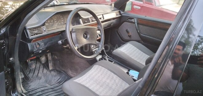 Mercedes E 200 1991, 584,752 km - 2.0 л - Bakı