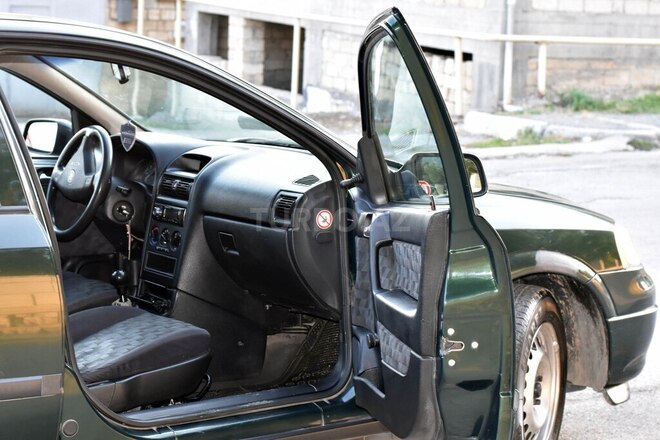 Opel Astra 1998, 305,000 km - 1.6 l - Şamaxı