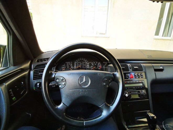 Mercedes E 320 2000, 285,000 km - 3.2 l - Bakı