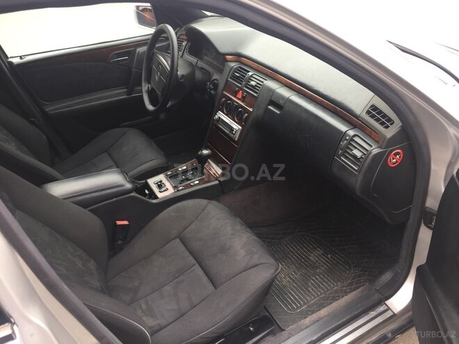 Mercedes E 200 1998, 273,013 km - 2.0 l - Gəncə