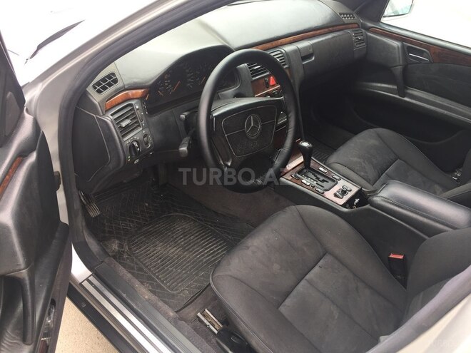 Mercedes E 200 1998, 273,013 km - 2.0 l - Gəncə