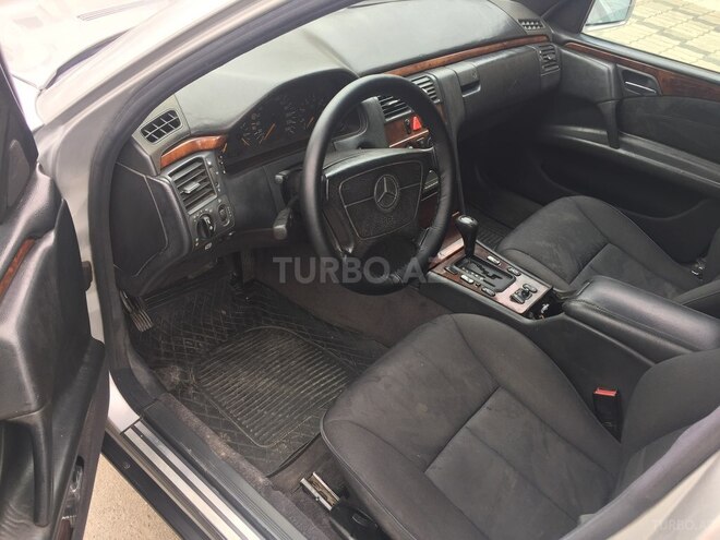 Mercedes E 200 1998, 273,013 km - 2.0 l - Gəncə