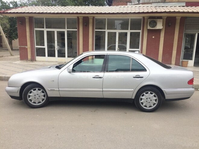 Mercedes E 200 1998, 273,013 km - 2.0 l - Gəncə