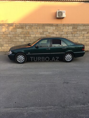 Mercedes C 220 1999, 300,000 km - 2.2 l - Bakı