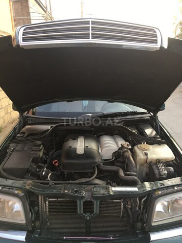 Mercedes C 220 1999, 300,000 km - 2.2 l - Bakı