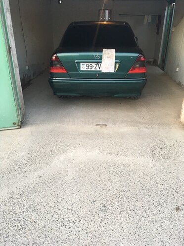 Mercedes C 220 1999, 300,000 km - 2.2 l - Bakı