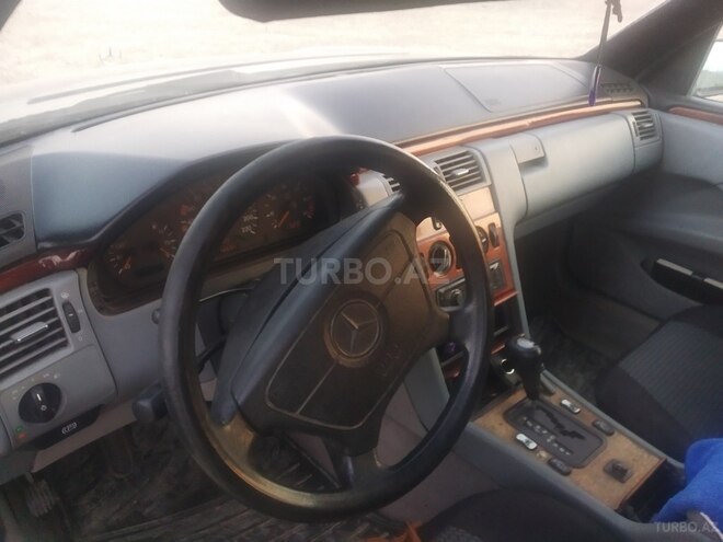 Mercedes E 220 1996, 566,000 km - 2.2 l - Bakı
