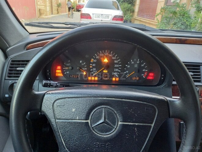 Mercedes C 180 1999, 220,000 km - 1.8 l - Bakı