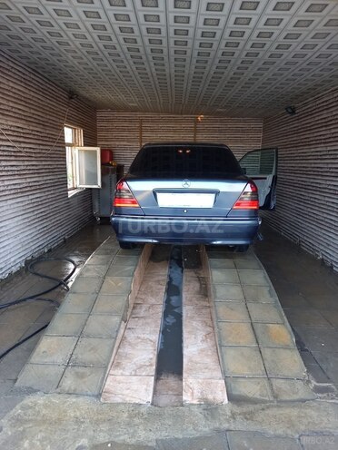 Mercedes C 180 1999, 220,000 km - 1.8 l - Bakı