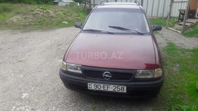 Opel Vectra 1996, 127,312 km - 1.5 л - Quba