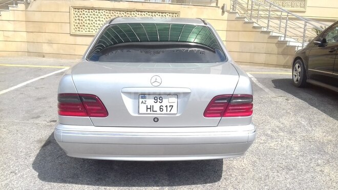 Mercedes E 240 2001, 355,000 km - 2.4 л - Bakı