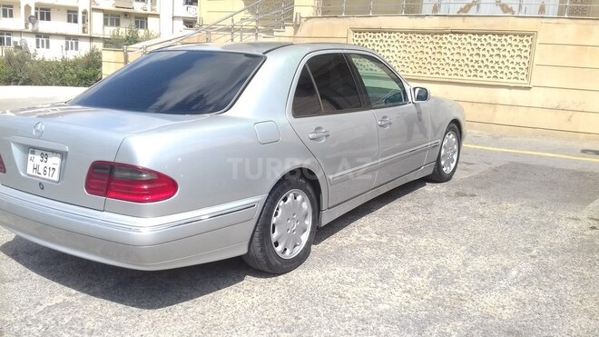 Mercedes E 240 2001, 355,000 km - 2.4 л - Bakı
