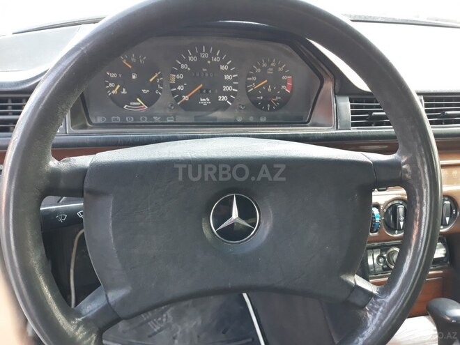 Mercedes E 230 1990, 259,360 km - 2.3 l - Şirvan