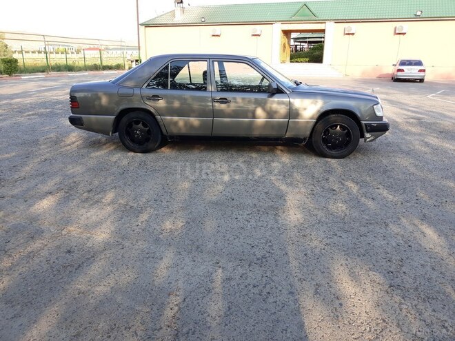 Mercedes E 230 1990, 259,360 km - 2.3 l - Şirvan