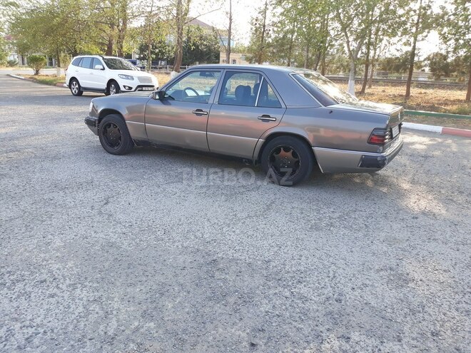 Mercedes E 230 1990, 259,360 km - 2.3 l - Şirvan