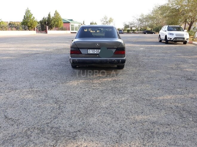 Mercedes E 230 1990, 259,360 km - 2.3 l - Şirvan