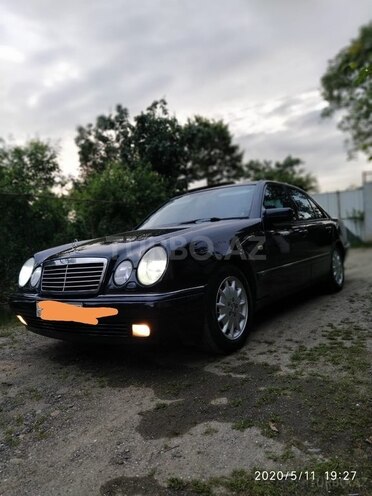 Mercedes E 240 1999, 11,197 km - 2.4 l - Masallı
