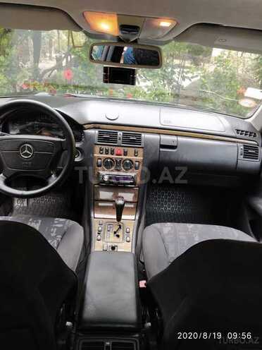 Mercedes E 240 1999, 11,197 km - 2.4 l - Masallı