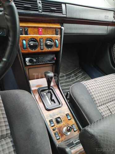 Mercedes E 220 1994, 312,000 km - 2.2 l - Sumqayıt