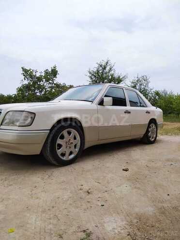 Mercedes E 220 1994, 312,000 km - 2.2 l - Sumqayıt