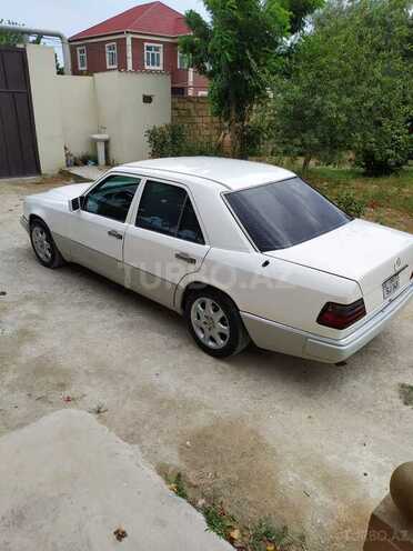 Mercedes E 220 1994, 312,000 km - 2.2 l - Sumqayıt