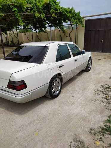 Mercedes E 220 1994, 312,000 km - 2.2 l - Sumqayıt