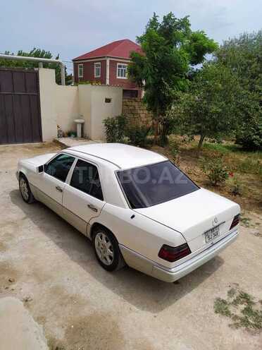 Mercedes E 220 1994, 312,000 km - 2.2 l - Sumqayıt