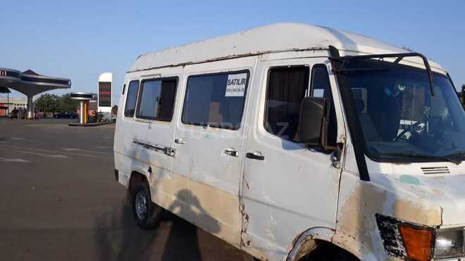 Mercedes 208 D 1990, 54,646 km - 2.5 л - Astara