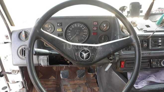Mercedes 208 D 1990, 54,646 km - 2.5 л - Astara