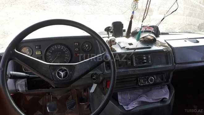 Mercedes 208 D 1990, 54,646 km - 2.5 л - Astara