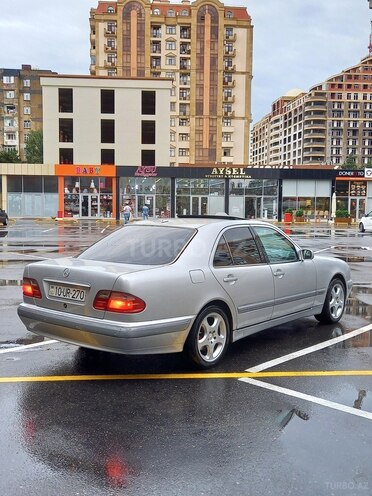 Mercedes E 270 2000, 338,000 km - 2.7 l - Bakı