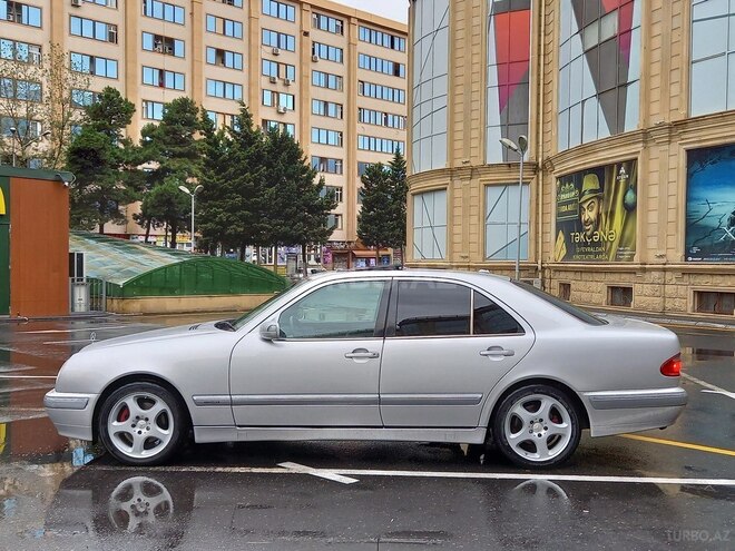 Mercedes E 270 2000, 338,000 km - 2.7 l - Bakı