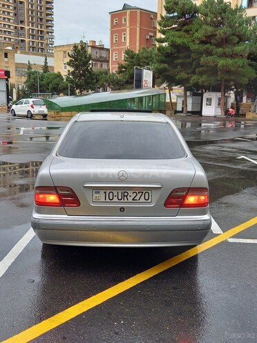 Mercedes E 270 2000, 338,000 km - 2.7 l - Bakı